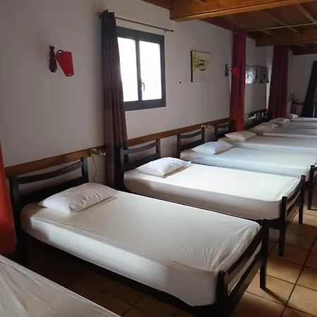 Refuge D'Etape Zuharpeta Randonneur Pelerin Hostel Saint-Jean-Pied-de-Port Exterior photo