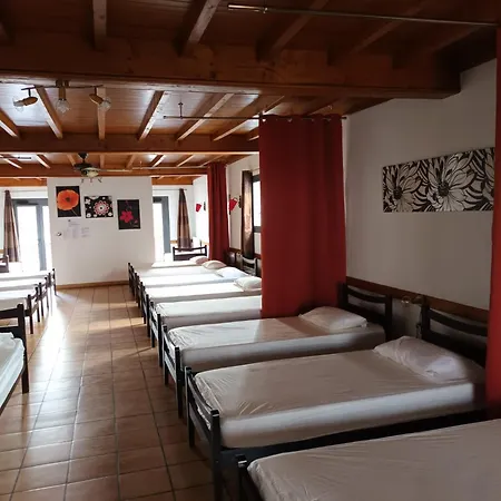 Refuge D'Etape Zuharpeta Randonneur Pelerin Hostel Saint-Jean-Pied-de-Port Exterior photo