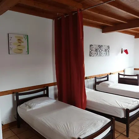 Refuge D'Etape Zuharpeta Randonneur Pelerin Hostel Saint-Jean-Pied-de-Port Exterior photo