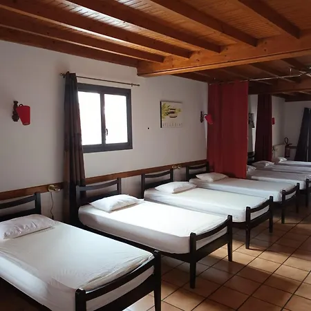 Refuge D'Etape Zuharpeta Randonneur Pelerin Hostel Saint-Jean-Pied-de-Port Exterior photo
